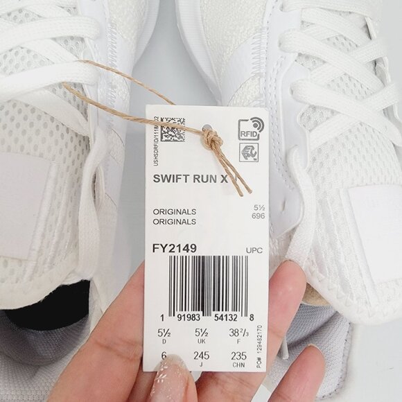 ❤️❤️Adidas Swift Run X J Junior Shoes Sz 4.5 Running Shoes White FY2149 Sneakers - Picture 7 of 9